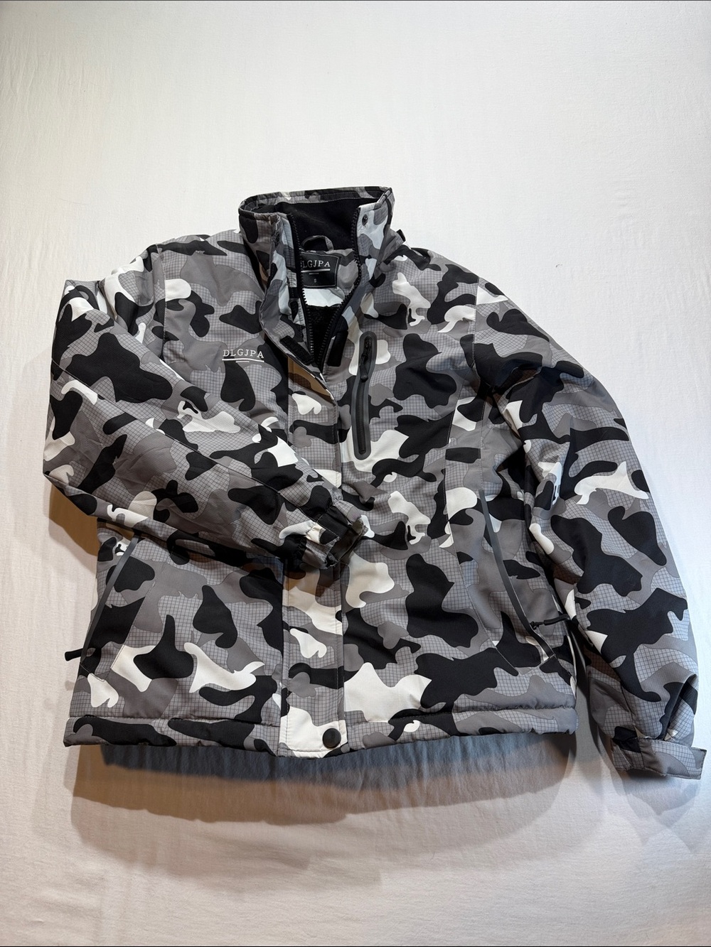 DLGJPA Women’s Grey Camo Ski Jacket small